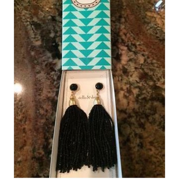 ::⚜️🌚Gorgeous Hand Beaded Black Tassel Earrings - Picture 5 of 12